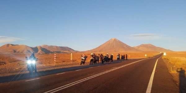 Rodando pelo deserto do Atacama de moto