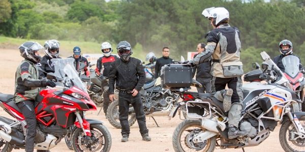 curso de pilotagem de moto
