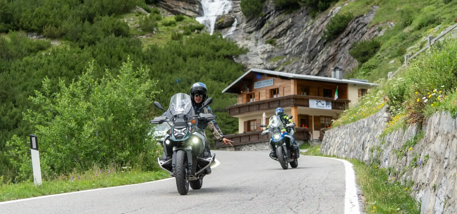 tour_alpes_motorrad_tour_de_moto_motonomads_03
